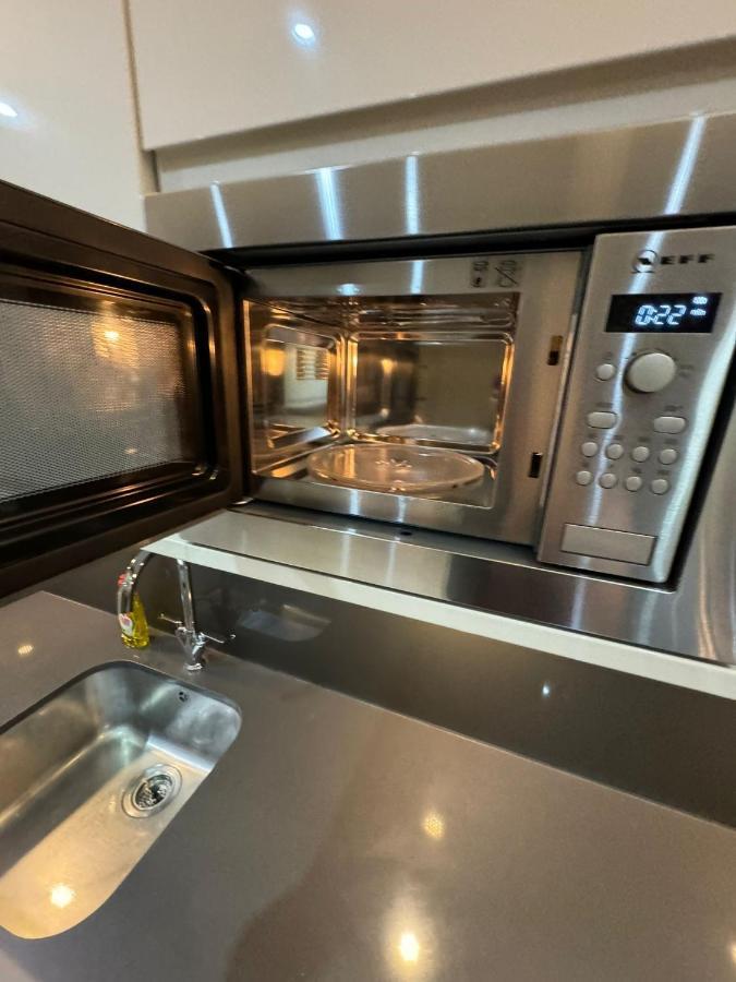 Modern Two Bed Flat In Notting Hill *
