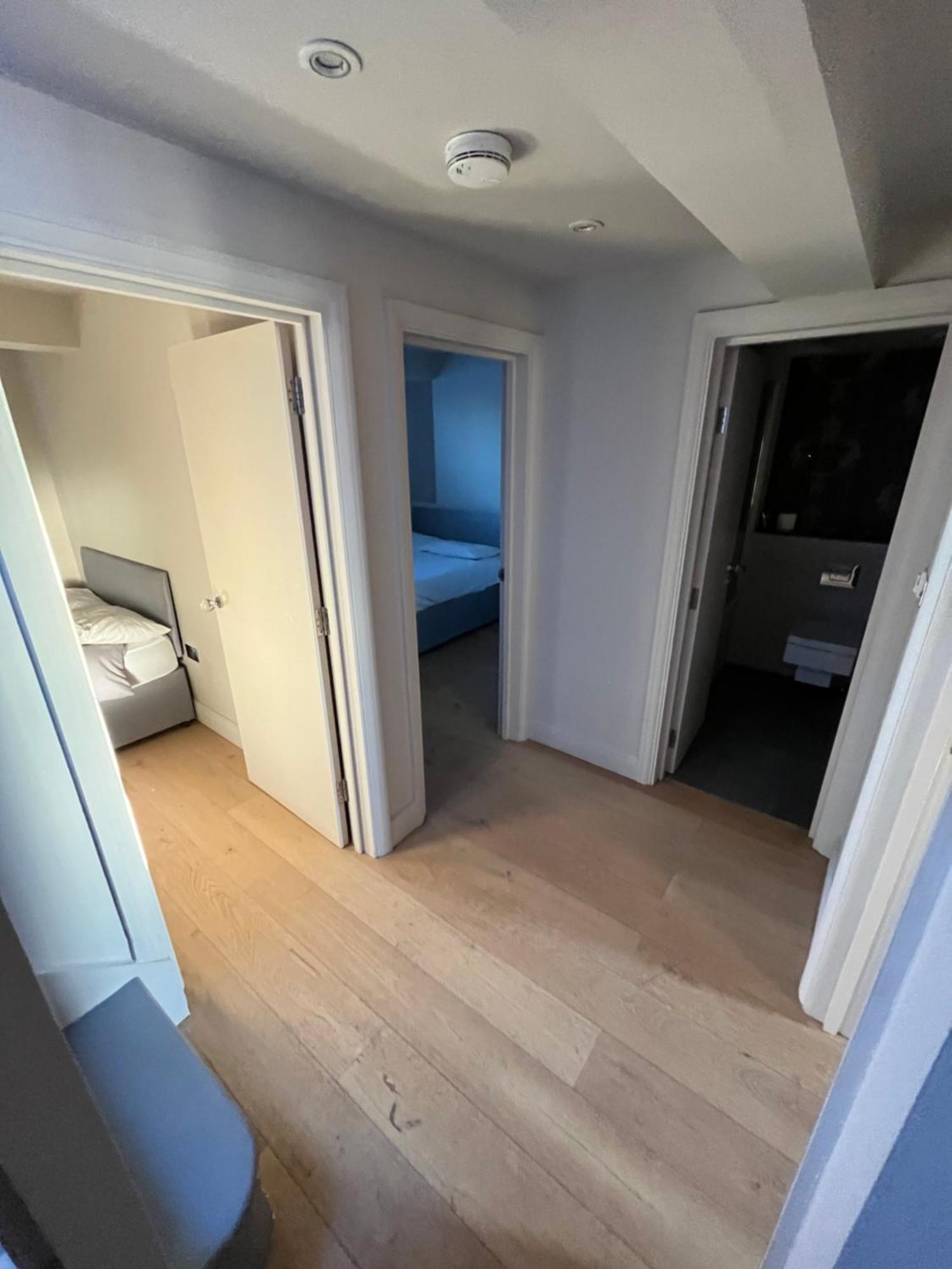 Modern Two Bed Flat In Notting Hill