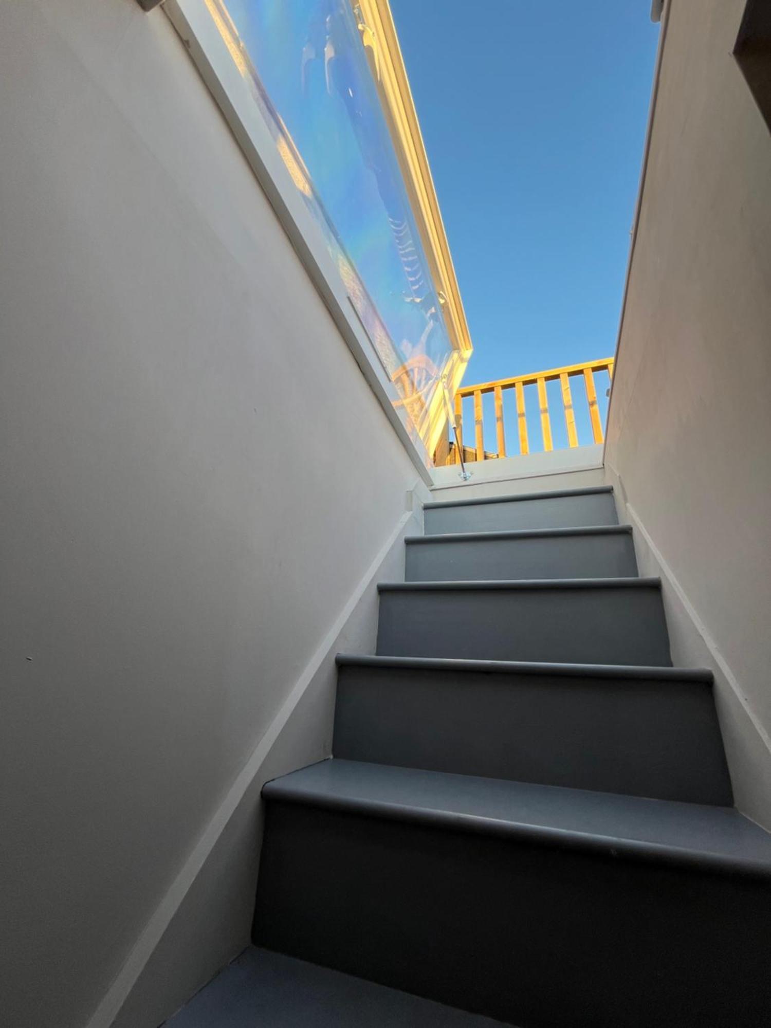 Modern Two Bed Flat In Notting Hill Apartment London