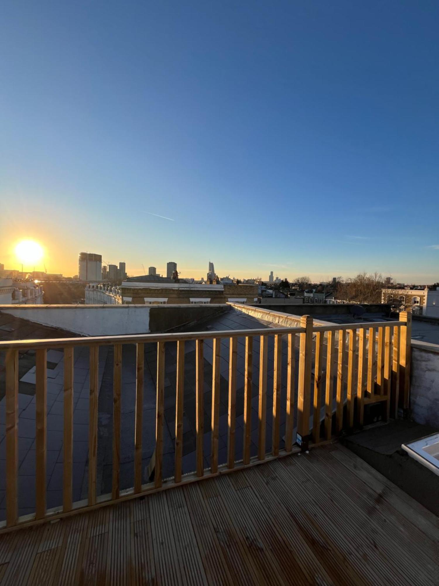 Modern Two Bed Flat In Notting Hill